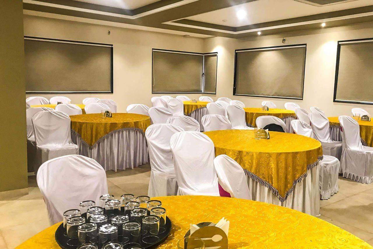 Kyriad Hotel Solapur By Othpl Zewnętrze zdjęcie