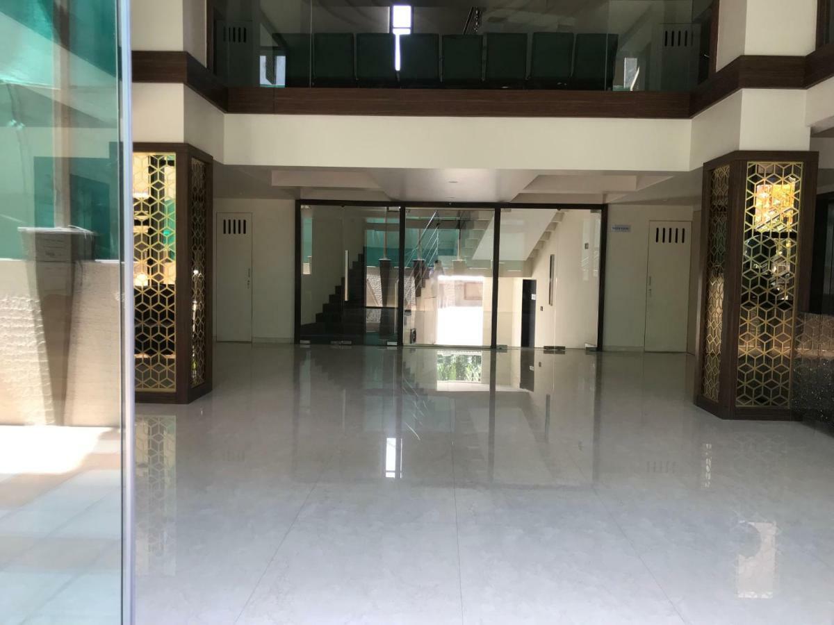 Kyriad Hotel Solapur By Othpl Zewnętrze zdjęcie