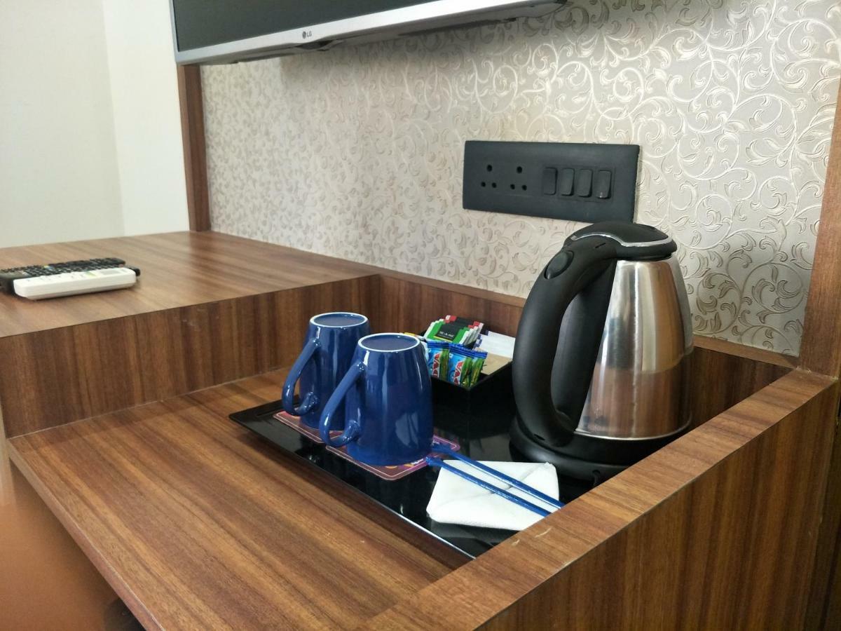 Kyriad Hotel Solapur By Othpl Zewnętrze zdjęcie