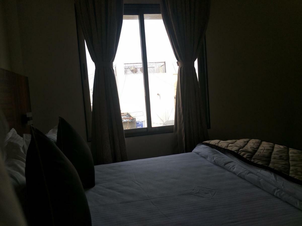 Kyriad Hotel Solapur By Othpl Zewnętrze zdjęcie